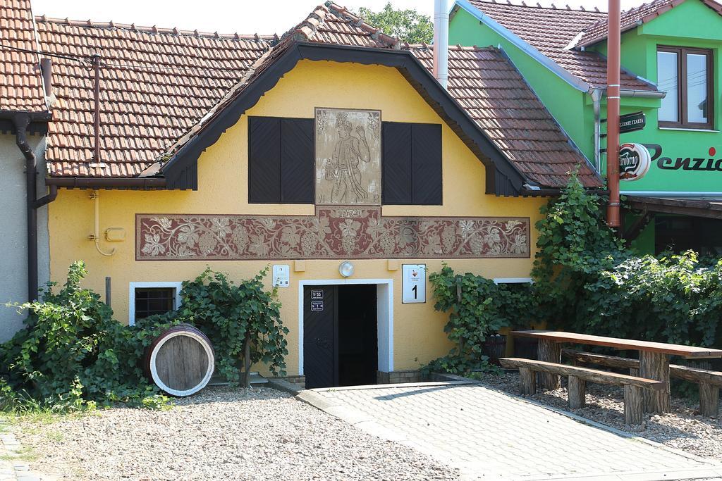 Penzion A Restaurace U Hroznu Velké Bílovice 外观 照片