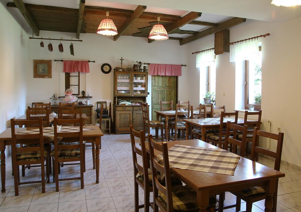 Penzion A Restaurace U Hroznu Velké Bílovice 外观 照片