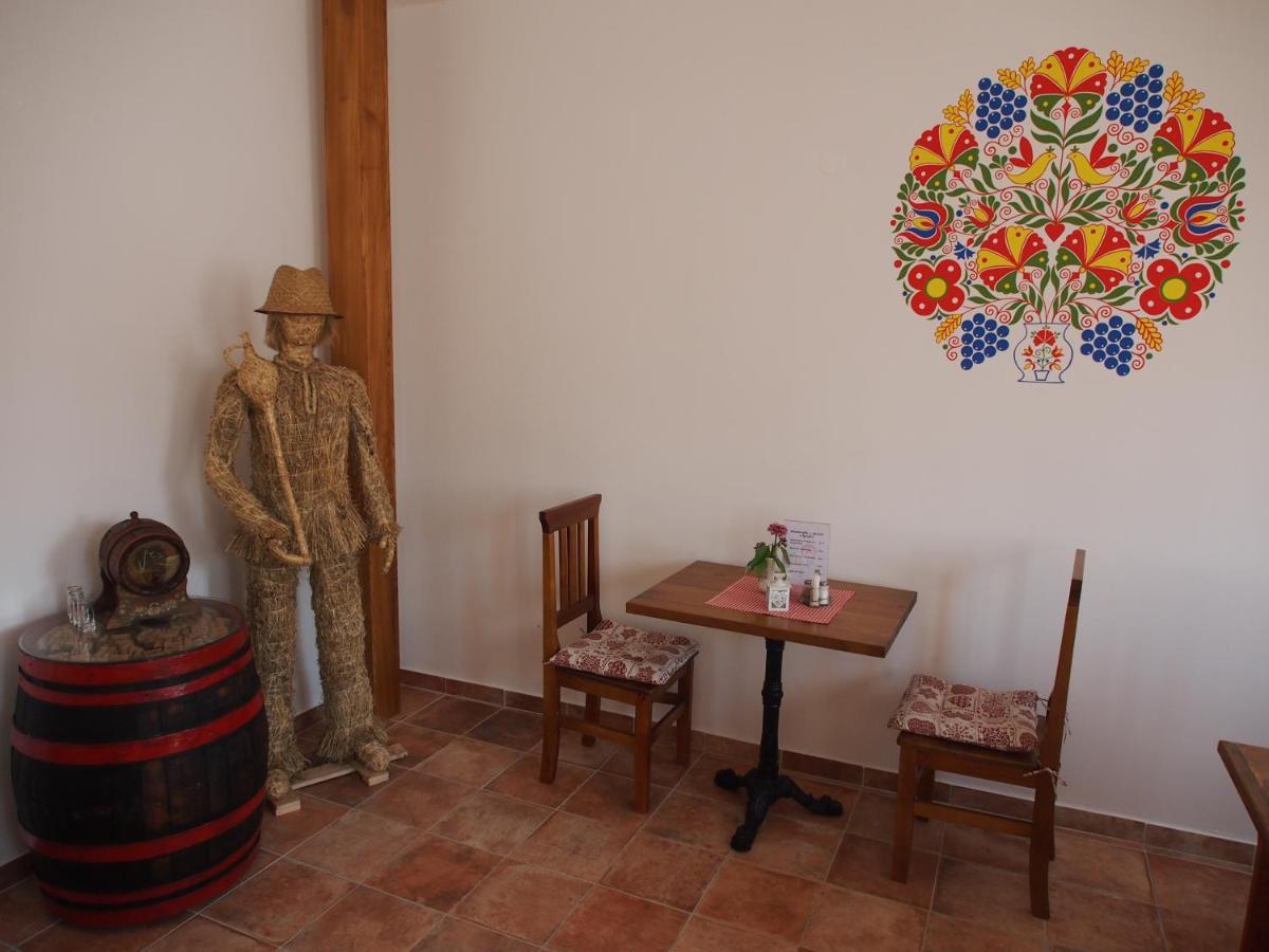 Penzion A Restaurace U Hroznu Velké Bílovice 外观 照片