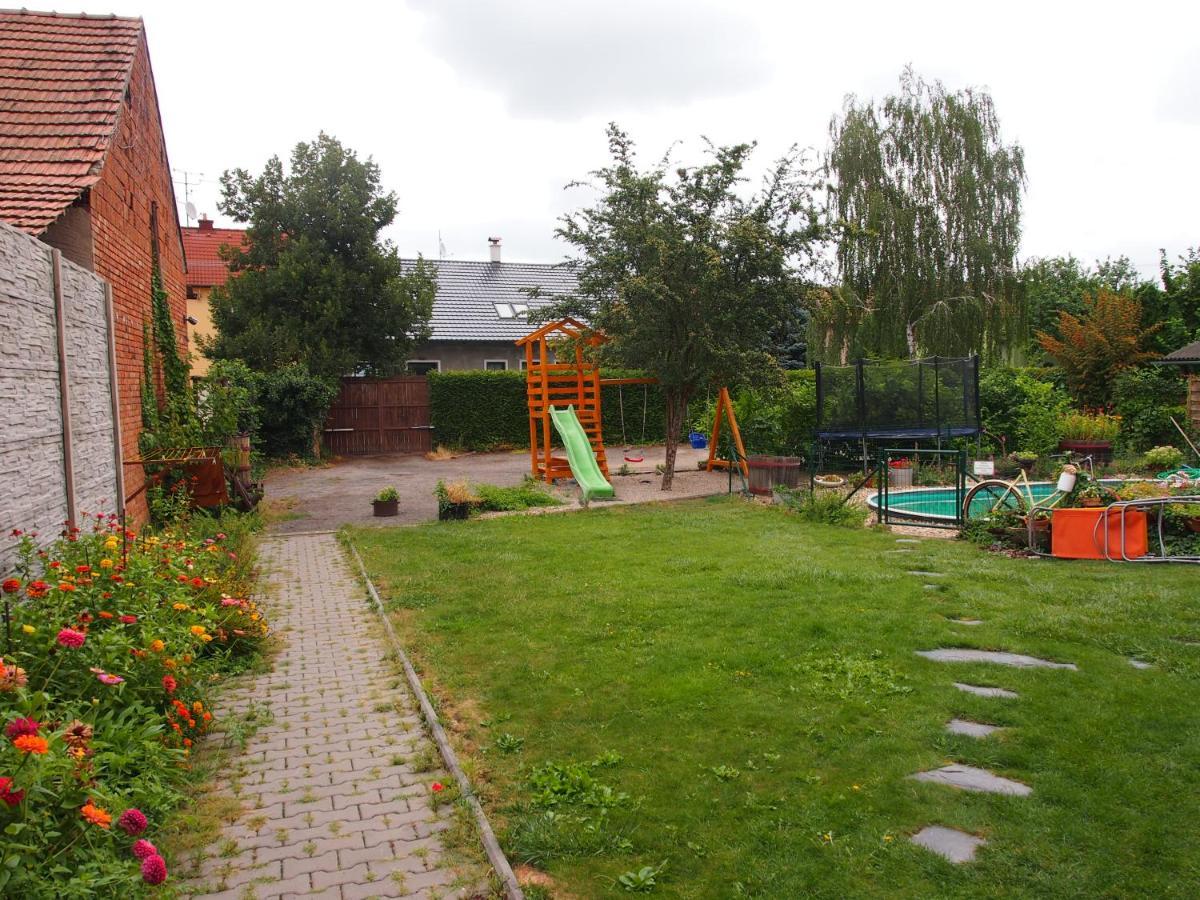 Penzion A Restaurace U Hroznu Velké Bílovice 外观 照片